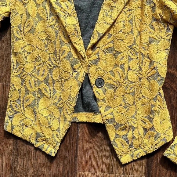 Charlotte Russe Mustard Yellow Floral Blazer | Blazer Jacket | Fall Jacket - Picture 5 of 7